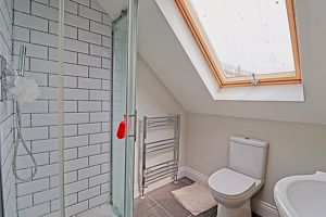 Bathroom upstiars- click for photo gallery